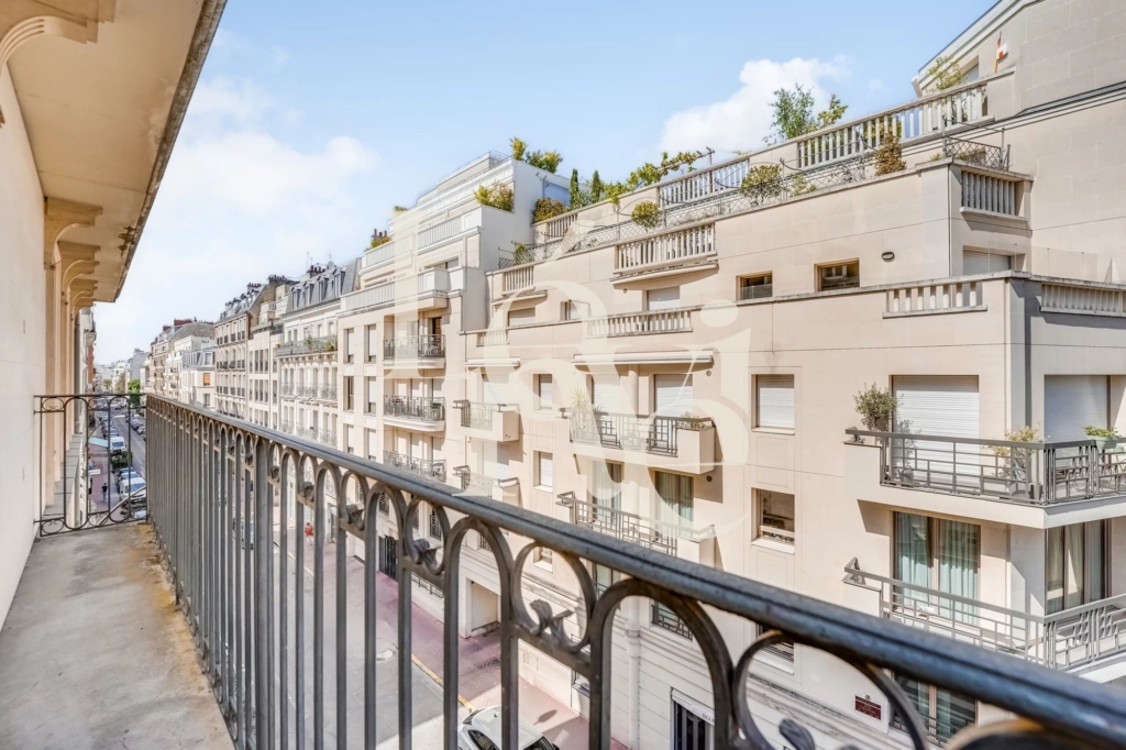 Appartement – 2 pièces – Avec balcon