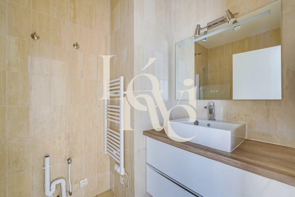 Appartement – 2 pièces – Avec balcon