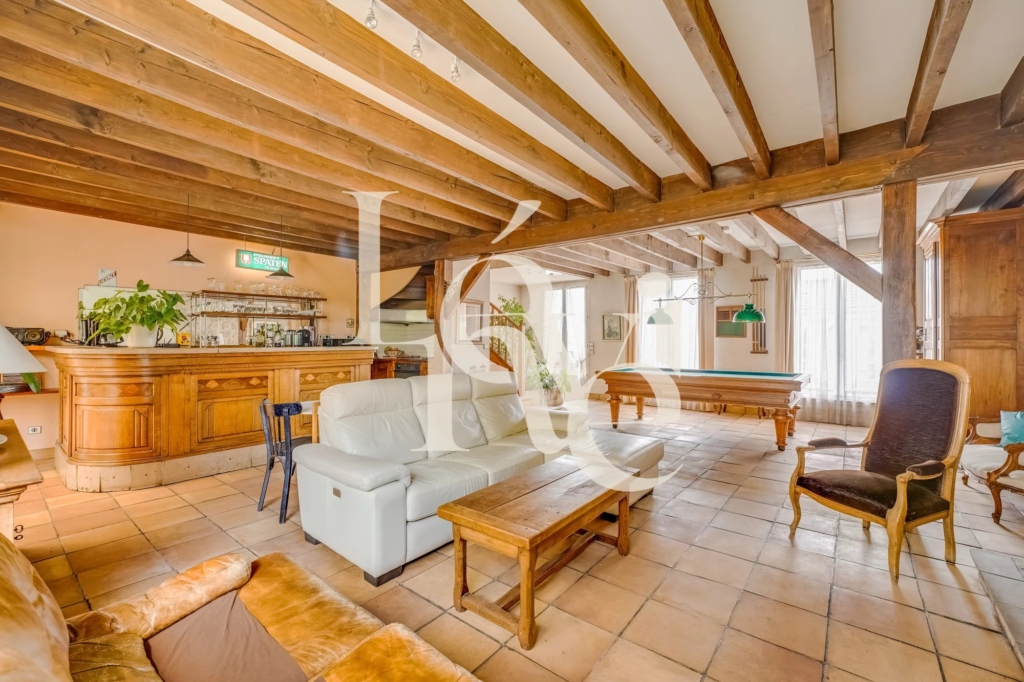 Maison de ville spacieuse de 176 m² aux Lilas